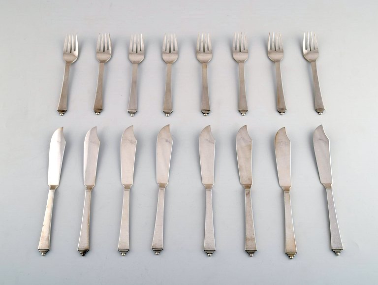 Georg Jensen Pyramid fish cutlery of sterling silver for 8 people.Consisting of eight fish forks, eight fish knives.