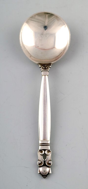 Georg Jensen "KONGE" bouillonske.Designer: Johan Rohde.