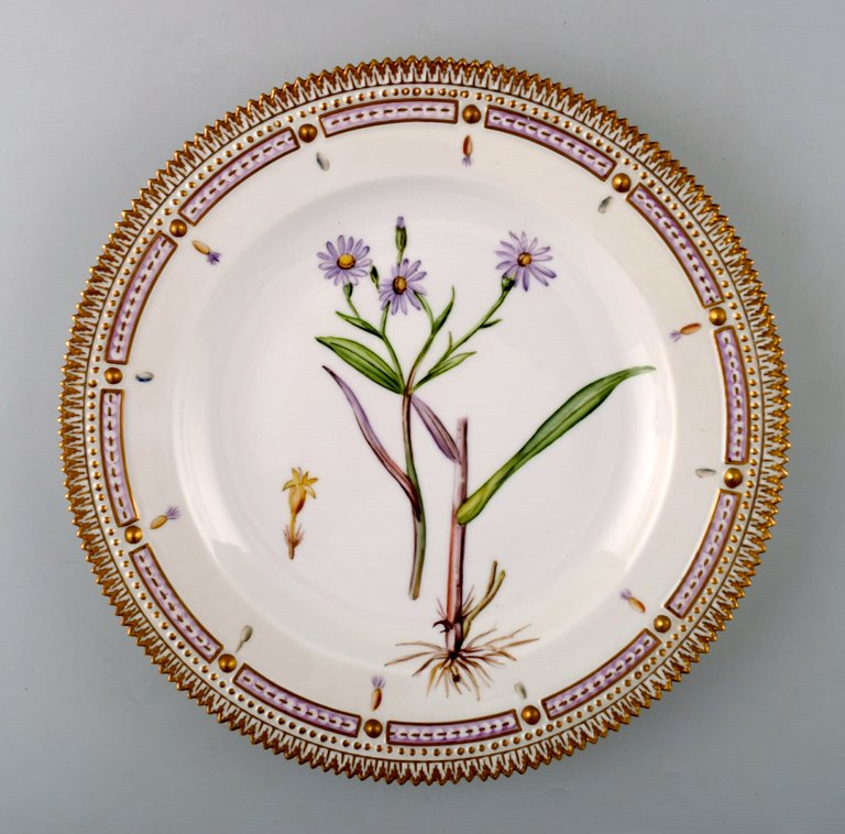 Royal Copenhagen flora danica middagstallerken #20/3549.  