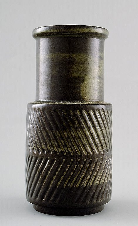 Mari Simmulson for Upsala-Ekeby "Agave" keramik vase. 