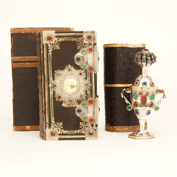 Set of vinaigrette and hymnbook, silver. Royal silversmith Jens Jensen, Sonderborg, Denmark, 1867