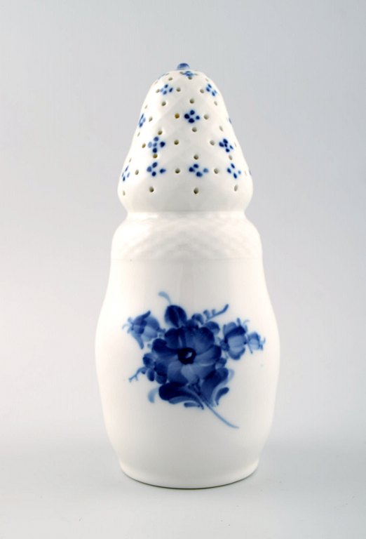 Royal Copenhagen Blå Blomst Flettet, stor sukker strøbøsse.Dekorationsnummer 10/8222.