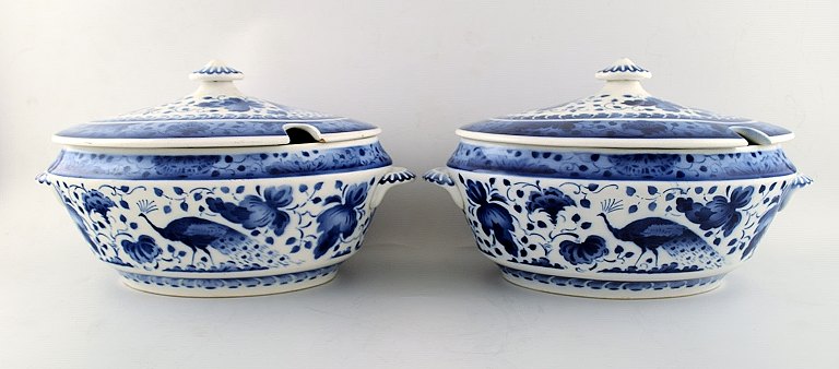 Påfuglestel fra Københavns fajancefabrik/Aluminia. Lågterrin. 2 stk. på lager.