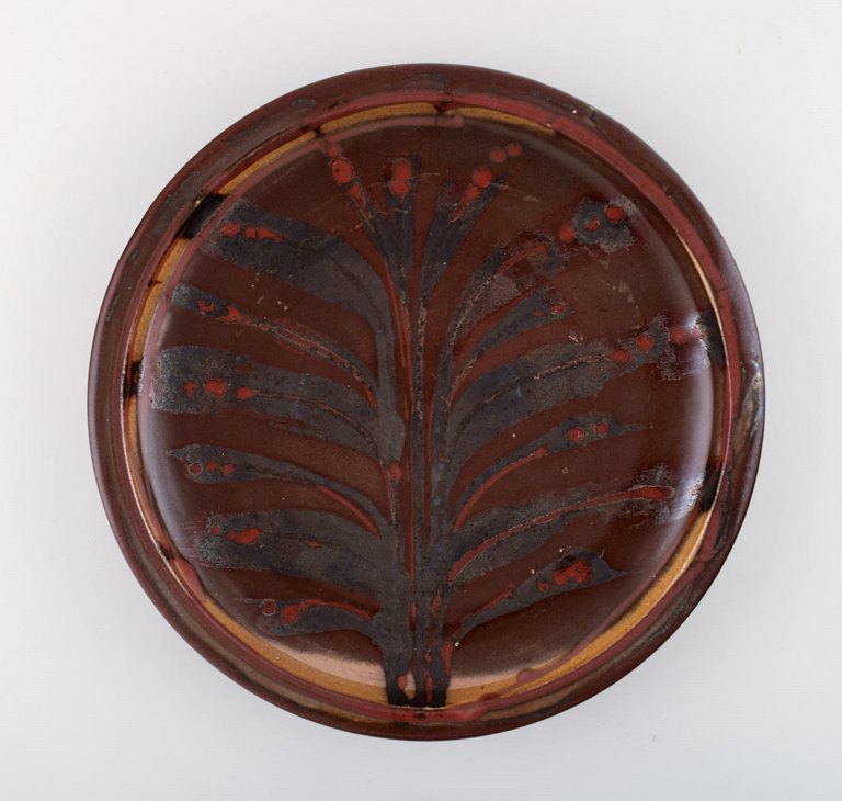 Robin Hopper, English / Canadian ceramist.Ceramic dish in luster glaze.