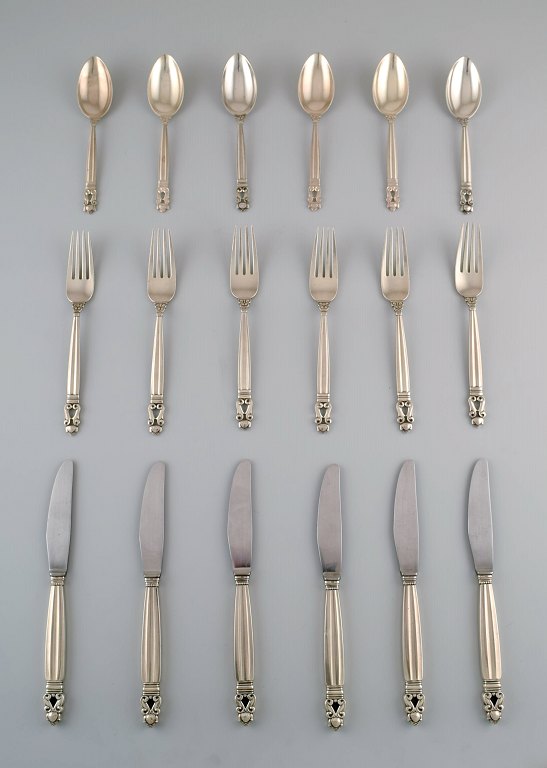 Georg Jensen "Acorn" Complete dinner service for 6 in sterling silver.Designer: Johan Rohde.