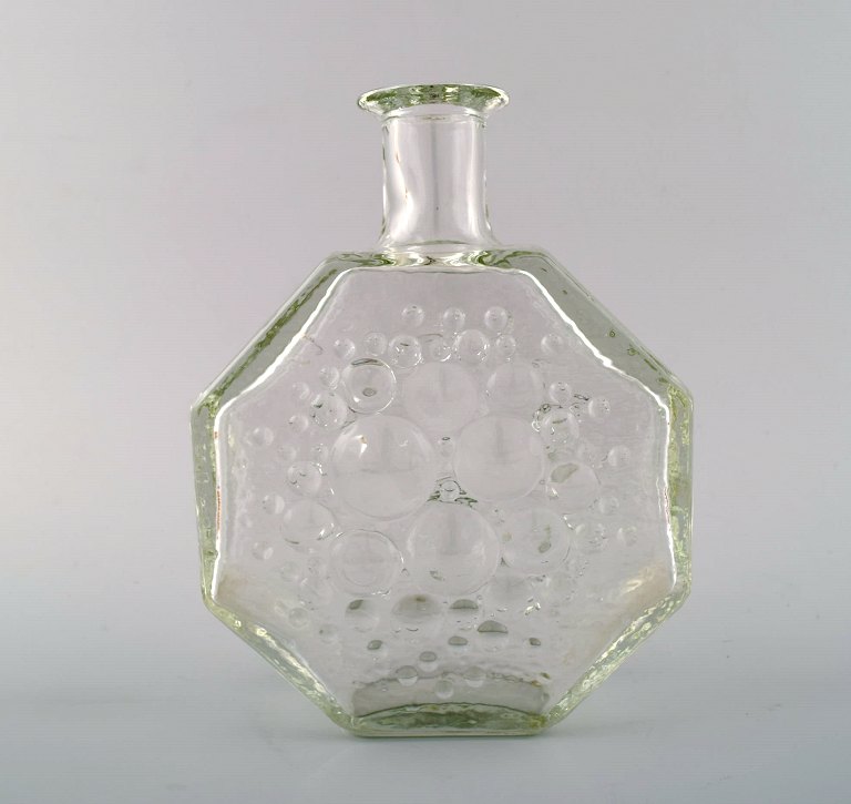 Nanny Still for Riihimäen Lasi, Finnish glass art vase.