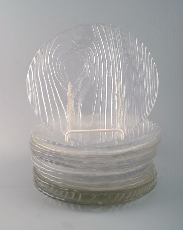 12 finske kunstglastallerkener.1960