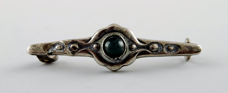 Danish Art Nouveau brooch in silver. Early 1900s.