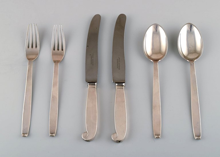 Evald Nielsen nr. 29, komplet middagsservice til to, tretårnet sølv. 