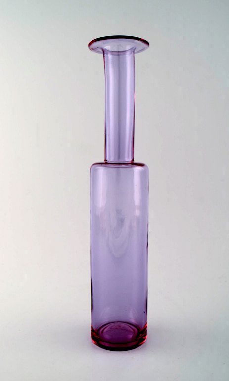 Nanny Still for Riihimäen Lasi, finsk glaskunst dekorationsflaske.