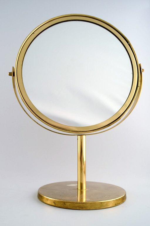 HANS-AGNE JAKOBSSON. Table mirror / make-up mirror of brass.Designed approx. 1960s.