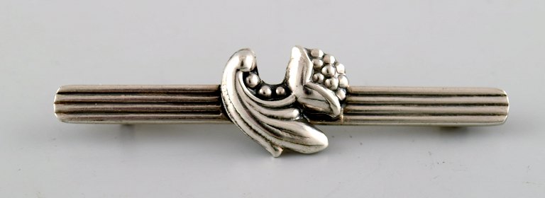 Broche i Art Deco stil, sølv. Stempel: 830, OM. (Muligvis 1893-1937 O.C. Møller Odense)