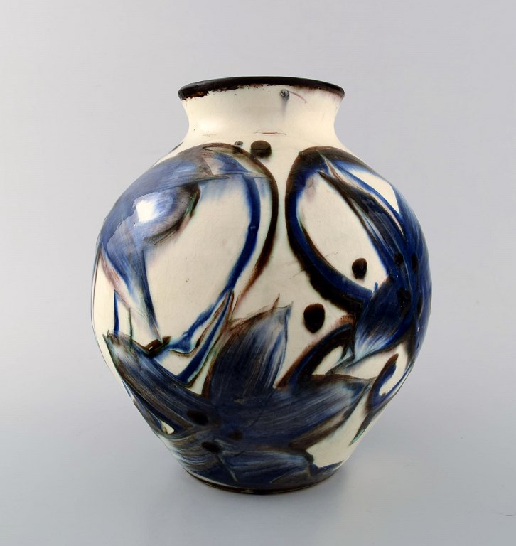 Kähler, Denmark, glazed stoneware vase in modern design.1930 / 40s. Cow horn technique.
