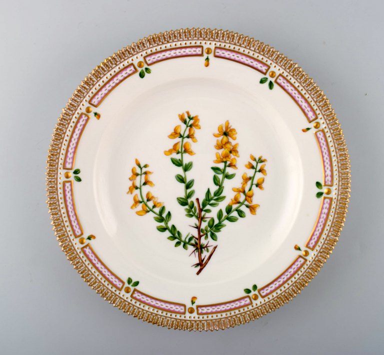 Royal Copenhagen flora danica middagstallerken #20/3549.  