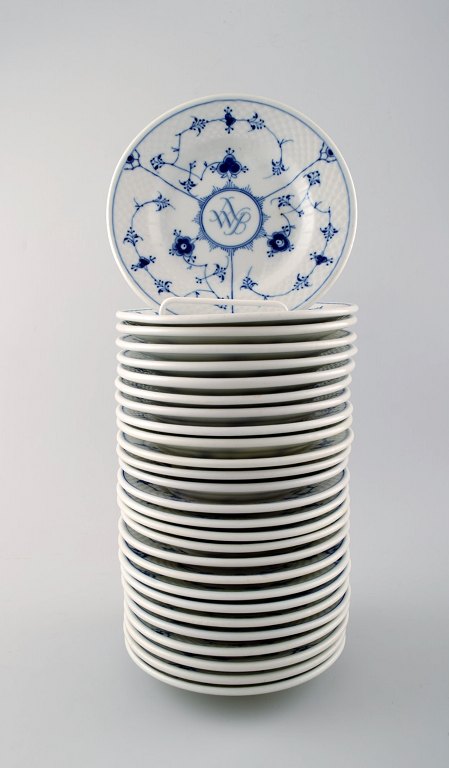 27 stk. B&G, Bing & Grøndahl Hotel/restaurantservice, jernporcelæn,  musselmalet tallerkener. Med monogram.