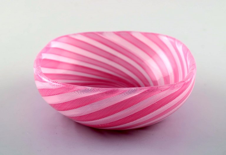 Bianconi Venini/Murano "Stripes" Italian Art Glass bowl with pink stripes, 1960 s.