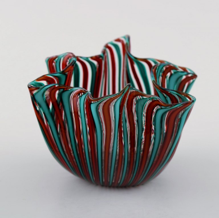 Bianconi Venini/Murano Filigrana Stribet, Italiensk Kunstglas Fazzoletto Vase, Lommetørklædevase. 1960´erne.