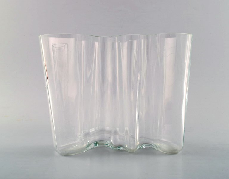 Alvar Aalto, Iittala. Art glass vase.Early edition.