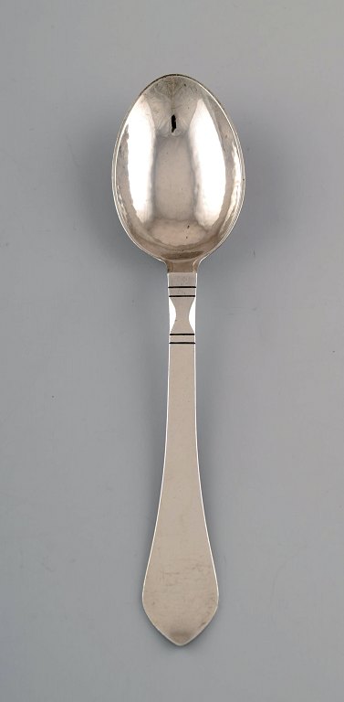 Georg Jensen Continental (Antik) dessertske, sølvbestik, hammerslået.