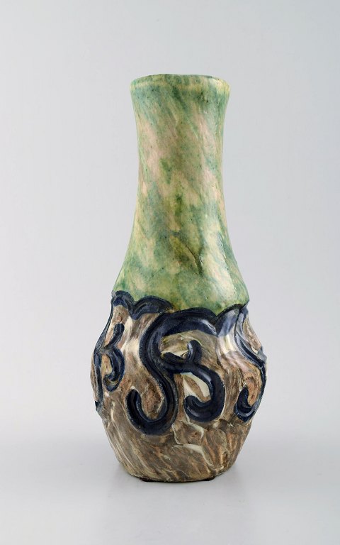 Møller & Bøgely, Art nouveau pottery vase of glazed ceramics. Ca. 1920 s.Large Danish private collection of Møller & Bøgely ceramics in stock.