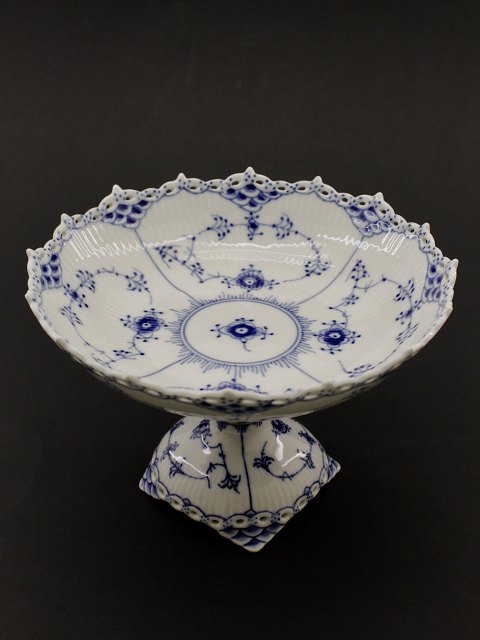 Royal Copenhagen musselmalet helblonde frugt/kage opsats 
1/1020