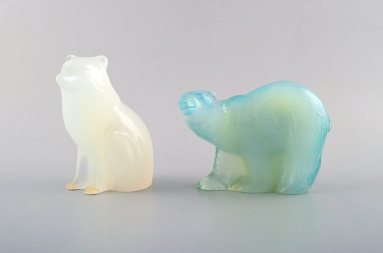 Paul Hoff for Svenskt glas. To figurer i form af isbjørn og polarræv udført i kunstglas. WWF.