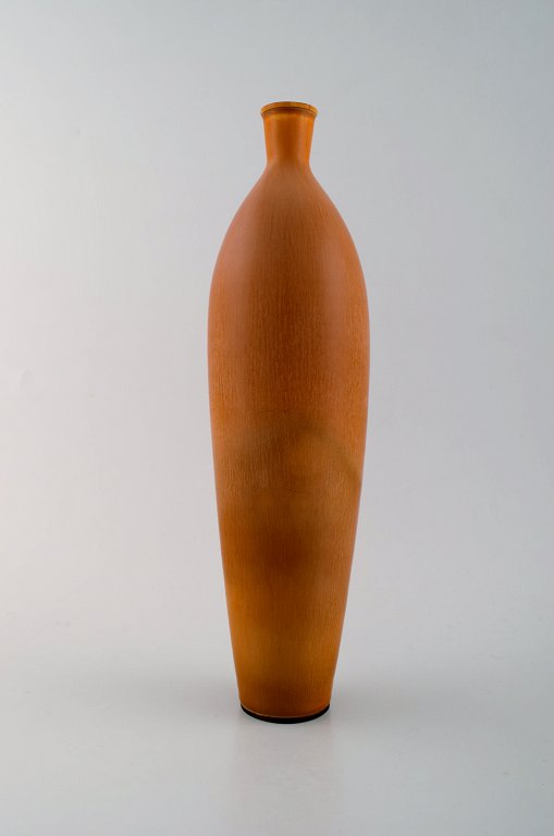 Large Berndt Friberg Studio art pottery vase. Modern Swedish, mid 20 c. Unique, handmade. Amazing glaze in shades of golden brown!