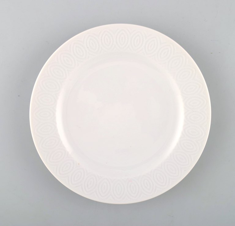 Royal Copenhagen Salto Stel, Hvidt. 
Flad tallerken. 4 stk på lager.