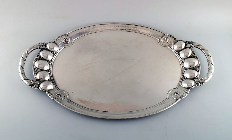 Large Georg Jensen "Melon" serving platter in sterling silver. Model number 159B.  In a mahogany case from Georg Jensen.