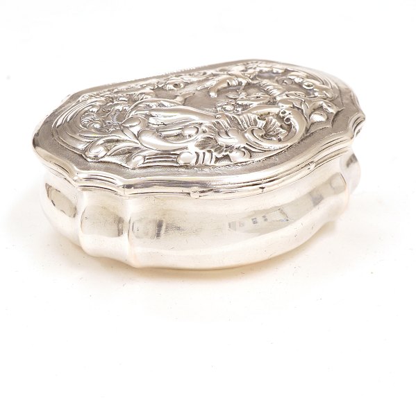 Philip Eckel Jansen, Sonderburg: A silver snuff box dated 1782. H: 3cm. L: 7,7cm. W: 91gr