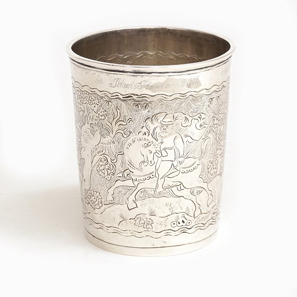 Knud Brandt, Horsens, Denmark. A large mid 18th century silver cup. H: 12cm. W: 270gr