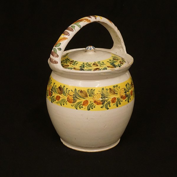 Kellinghusen barselspotte. Fremstillet ca. år 1800. Låg med lille afskalning. H: 25cm