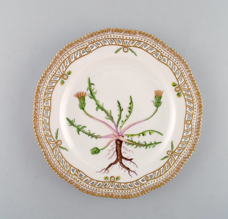 Royal Copenhagen Flora Danica openwork plate # 20/3554.