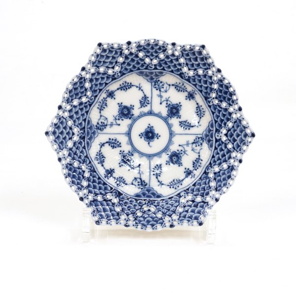 Royal Copenhagen: Set of 6 blue fluted full lace plates. D: 17cm