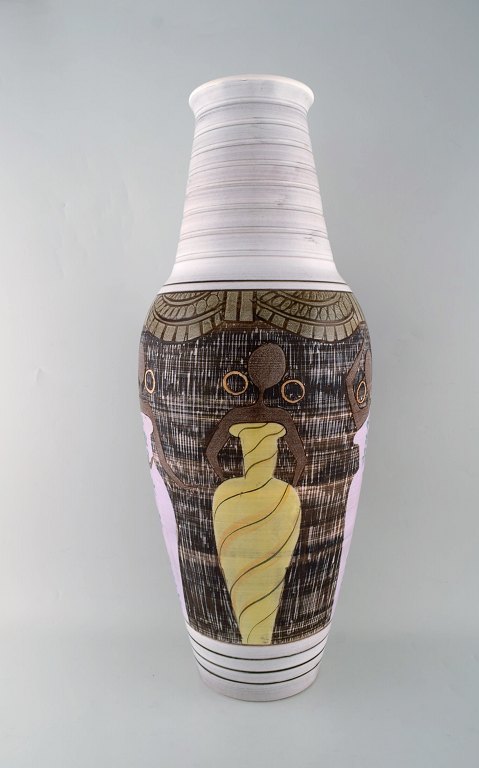 Laholm keramik. Kolossal unika gulvase i glaseret keramik med negresser i farverige kjoler. 1950/60