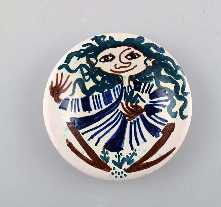 Bjørn Wiinblad. Rare and early dish in glazed ceramic with female motif. Dated 1945. One of Bjørn Wiinblad