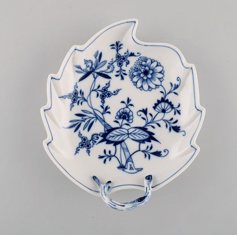 Antik Meissen "Løgmønstret" asiet i håndmalet porcelæn. Tidligt 1900-tallet.
