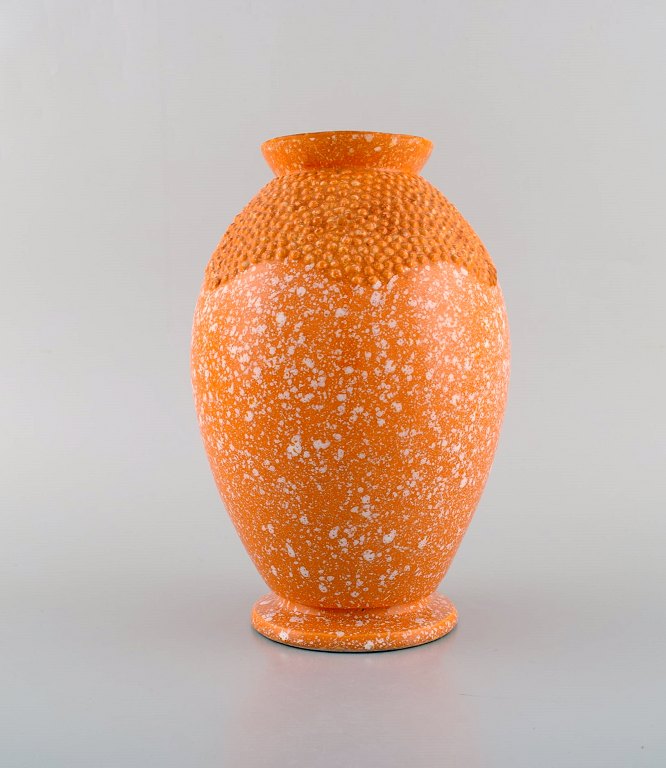 Andre Fau (1896-1982) for Boulogne. Art deco vase in glazed ceramics. Beautiful speckled glaze in orange shades. 1940