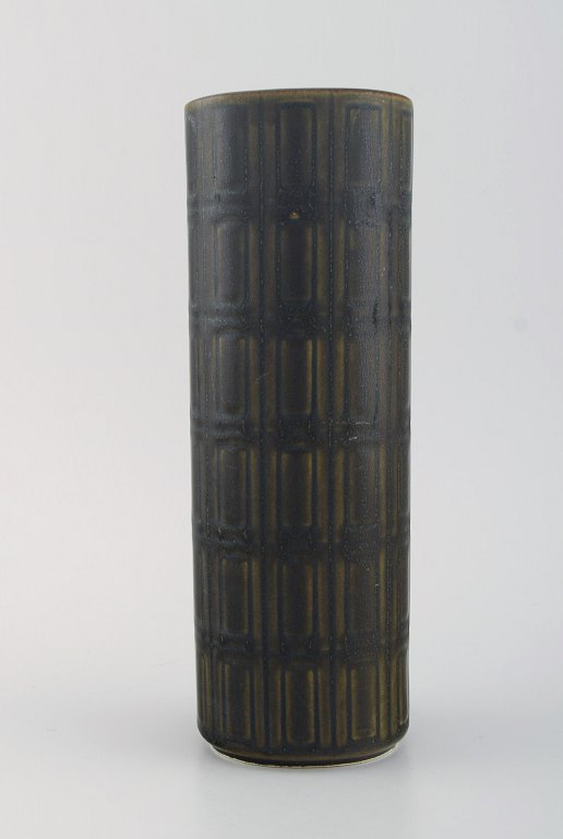 Arabia, Finland. Vase in glazed in ceramics. Beautiful glaze in dark green shades. 1960