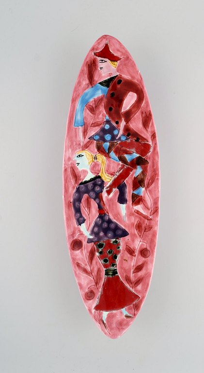 Elio Schiavon (1925-2004), Venice. Unique dish in hand-painted glazed ceramics. Dancing couple on pink background. Late-20th century.