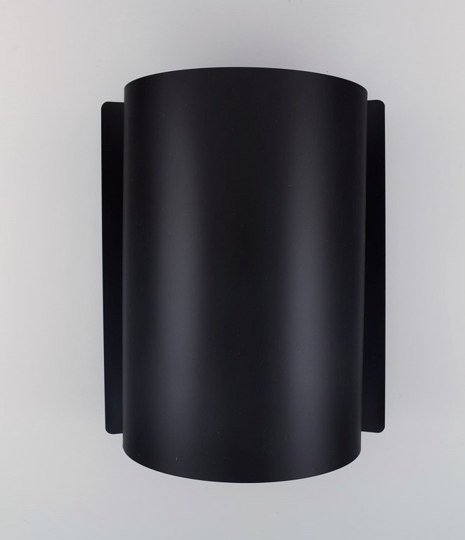 Scandinavian design. Wall lamp in black lacquered metal. 1970s.