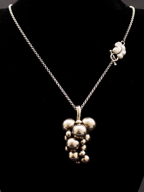Georg Jensen moonlight grapes sterling silver pendant and chain