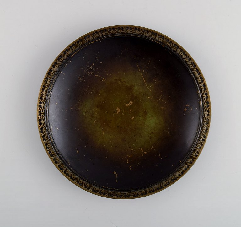 Just Andersen, Danmark. Art deco fad / skål i bronze. Modelnummer B4X. 
1930/40