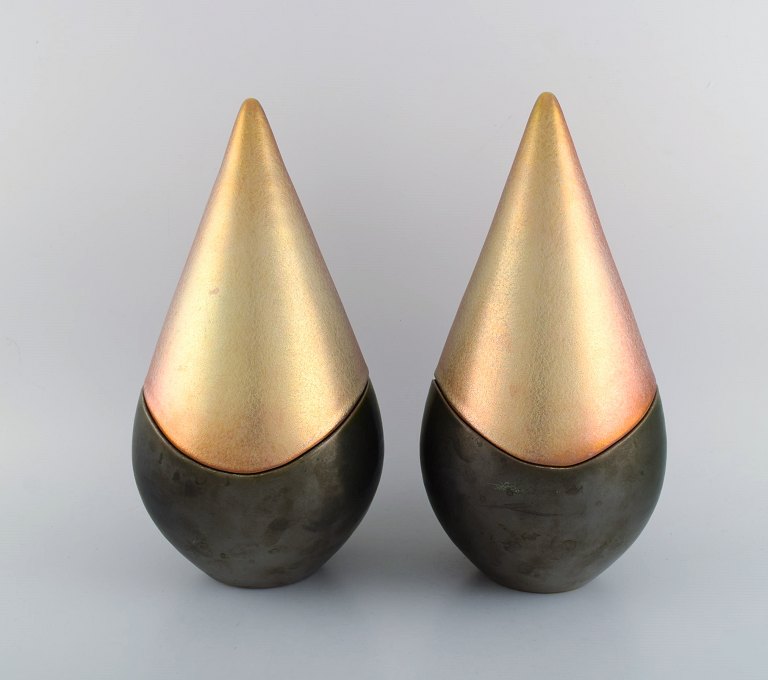 Mobach, Holland. Two large modernist unique lidded jars in glazed ceramics. 1980s.