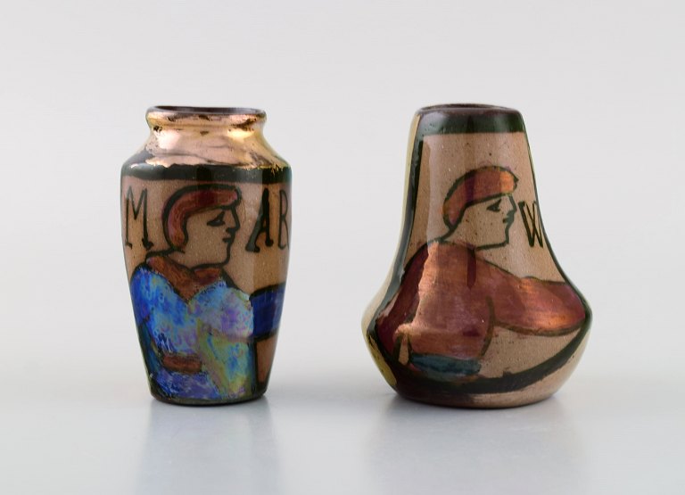 Bayeux, France. Two miniature vases in hand-painted glazed ceramics with gold decoration. 1930s / 40s.