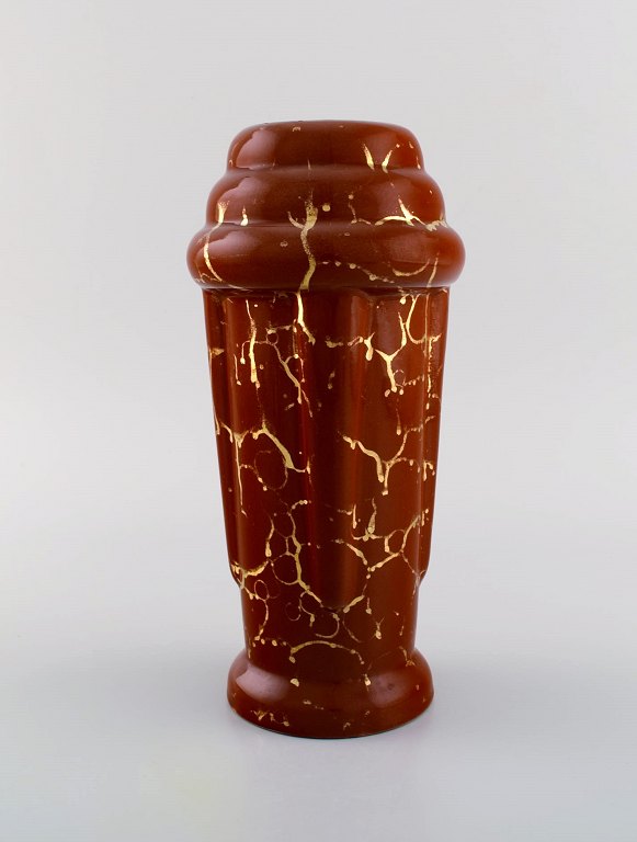 Lucien Brisdoux (1878-1963), Frankrig. Art deco vase i glaseret stentøj. Smuk glasur i guld og røde nuancer. 1930/40