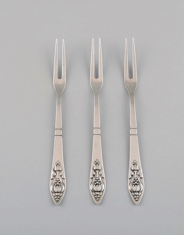 Three rare Georg Jensen Bell silver cold meat forks (830S). Dated 1904-1908.