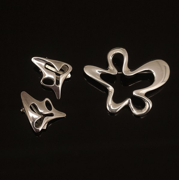 Henning Koppel Splash smykkesæt. Henning Koppel for Georg Jensen. Broche og øreklips i sterlingsølv. Georg Jensen dessin 119 & 321. Broche: 4,6x3,5cm