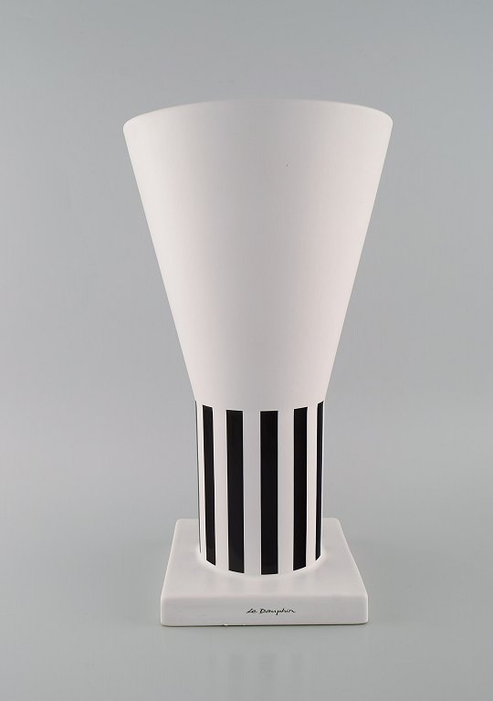 Le Dauphin, France. Large vase in glazed ceramics. 1970s / 80s.