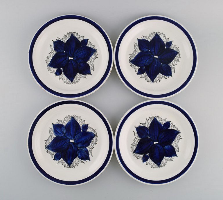 Olle Alberius for Rörstrand. Four Pontus dinner plates in glazed stoneware with hand-painted floral motif. Swedish design, 1960s.